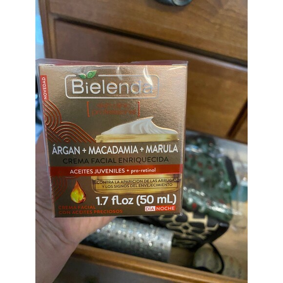 NIB BIELENDA ARGAN + MACADAMIA + MARULA + RETINOL ENRICHED FACE CREAM 50ml - Picture 9 of 10